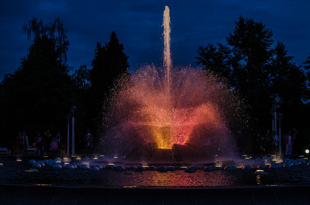 Mariánské lázně v noci - zpívající fontána